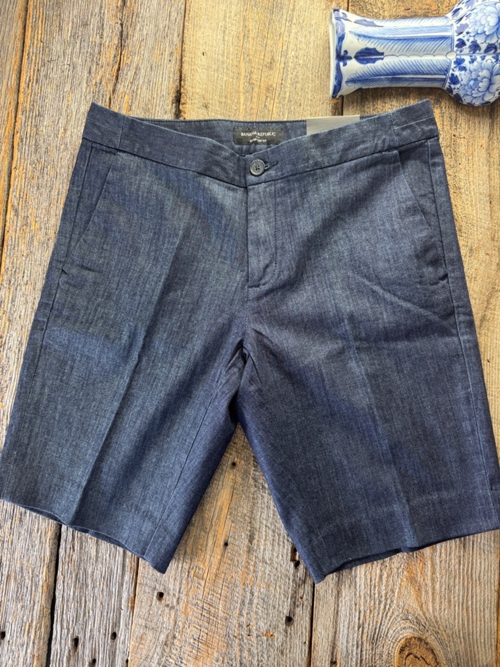 Banana Republic Blue Denim Bermuda Short Size 27 NWOT - Picture 3 of 10